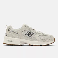 New Balance 530 - Rayon de Lune avec Sel Marin et Noir / 3.5